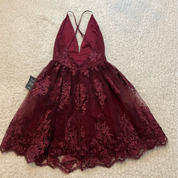 NWT Lulus A Love to Remember Wine Red Lace Backless Skater Dress - Size XS - Picture 7 of 11